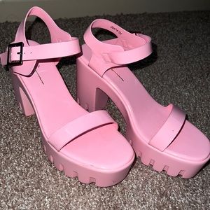 Barbie platforms